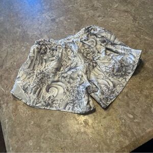 Lululemon Women Mini Twine White Multi Gray Floral  Hotty Hot Shorts 4 Tall